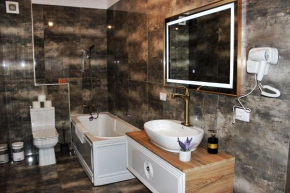 Book your Luxury Cozy Apartment in City Center Suceava